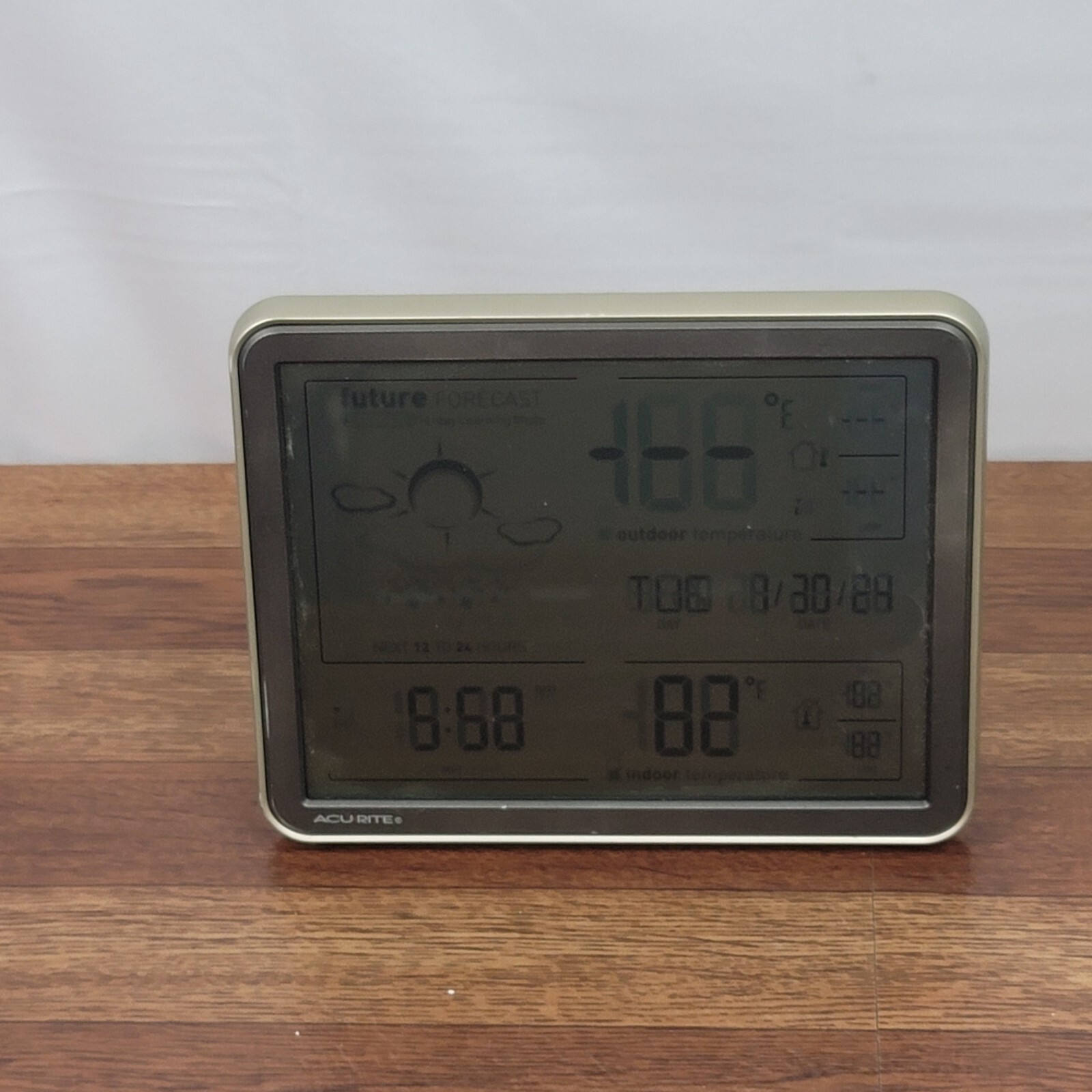 AcuRite 75077A3M SelfLearning Forecast Wireless Weather Station Main