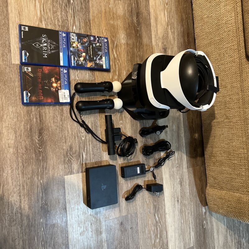 Playstation VR Bundle CUH-ZVR2 2 Move controllers charging stand 3 VR Games