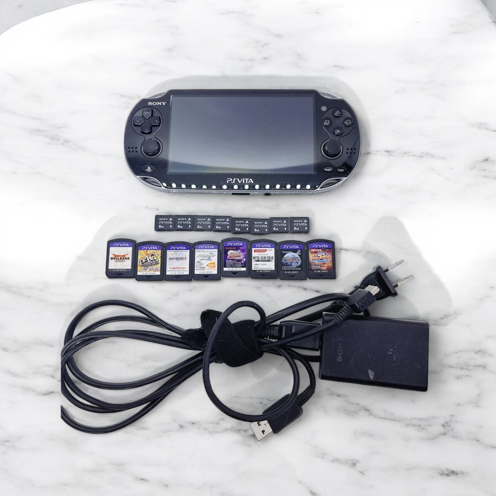 PlayStation Vita PCH-1000 32GBメモリ ソフト３本 PlayStation Vita PCH-1000 32GBメモリ ソフト3本