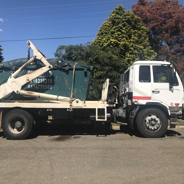 Skip bin truck for sell ud 9 tonne bi fold lifter Trucks Gumtree
