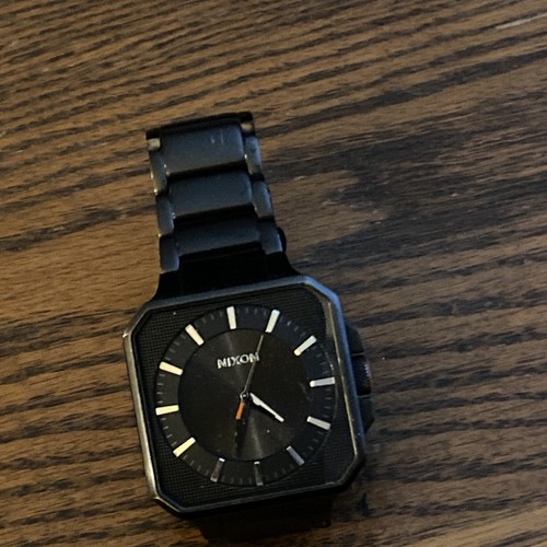 【電池新品】NIXON THE ROTOLOG BLACK＆WHITE 電池新品】NIXON THE ROTOLOG BLACK＆WHITE