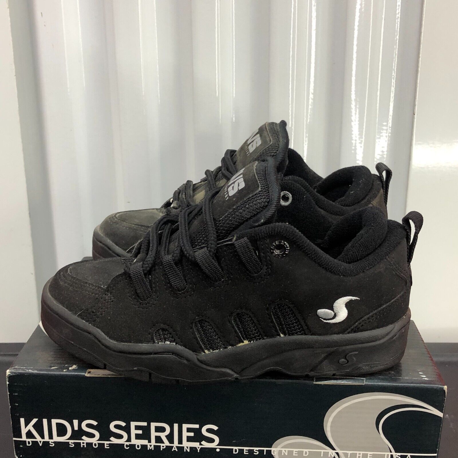 Vintage DVS Stealth Skate Shoes Kids Size 3 US Black Y2K Vintage DVS Stealth Skate Shoes Kids Size 3 US Black Y2K
