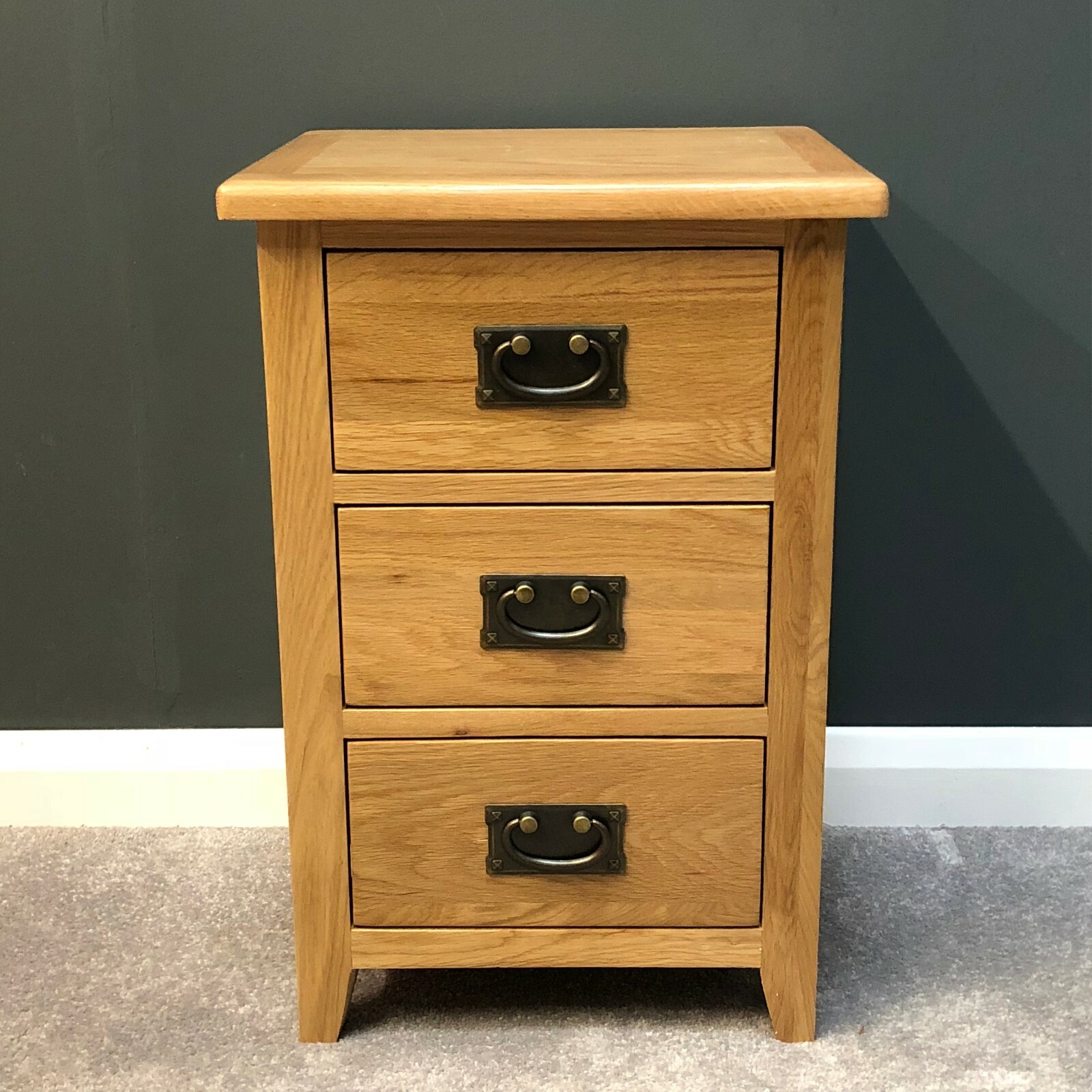 Bedside Chest of Drawers Oak 3 Drawer Bedside Table Solid Wood Linear