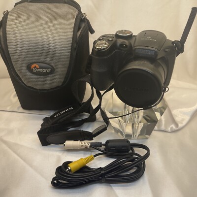 Fujifilm FinePix S Series S1800 12 MP  Digital Camera Black TESTED WORKS + BAG