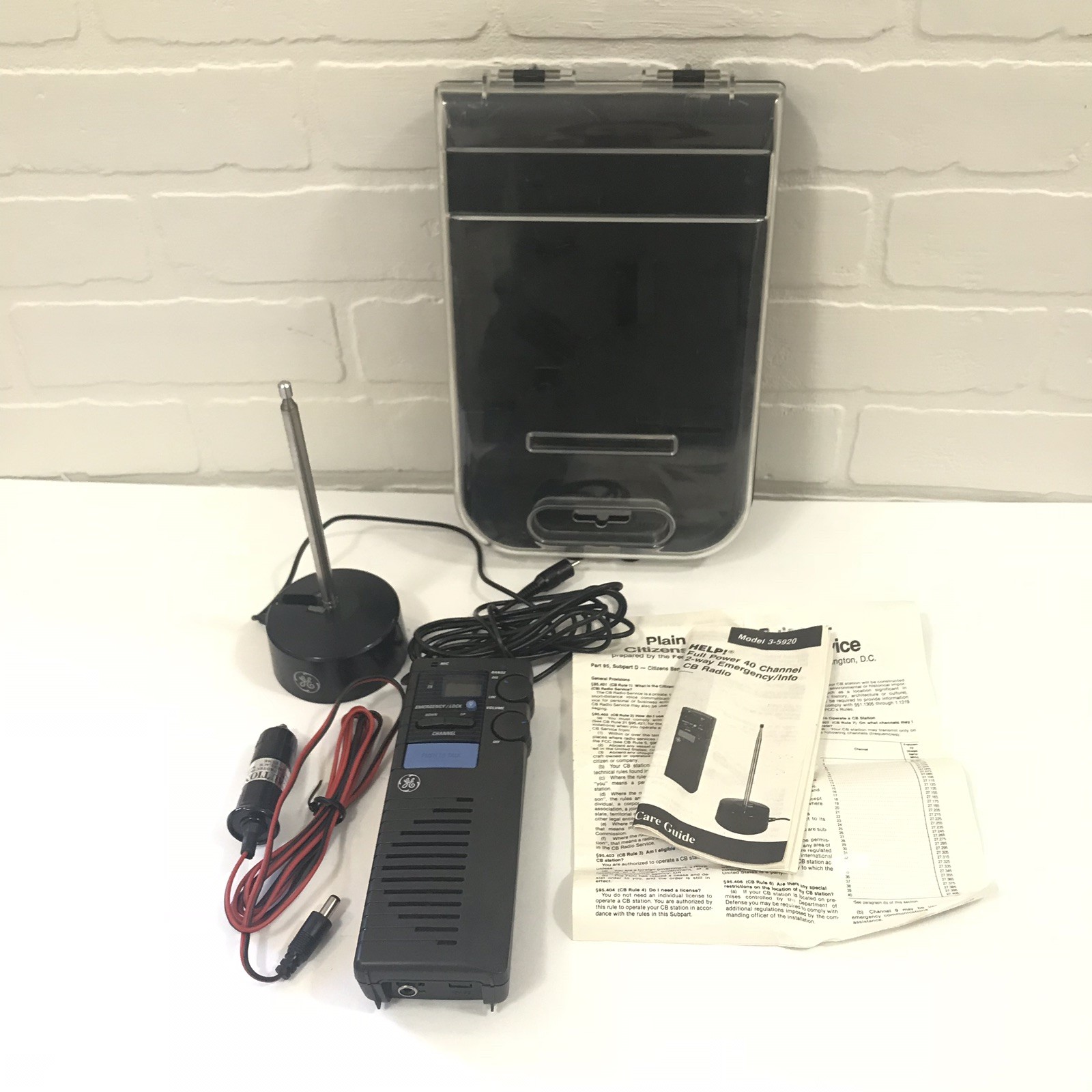 GE HELP! 40 Channel 2 Way Emergency Info CB Radio Model 3-5920