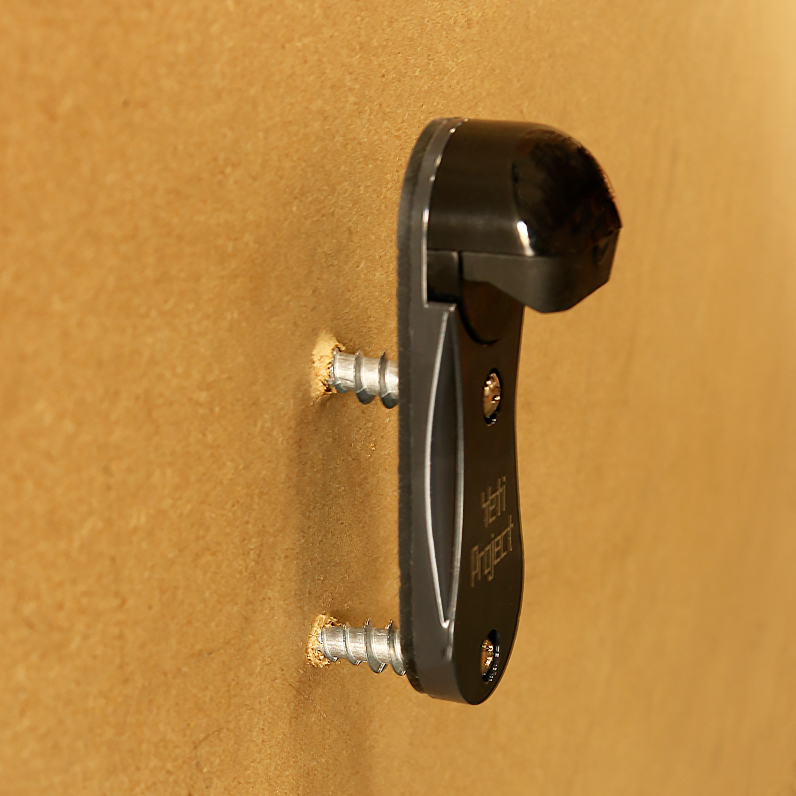 Yeti Project Snowboard Display Wall Mount with Pouch and HardwareBlack