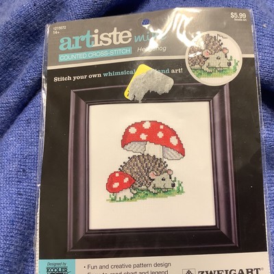 Artiste Zweigart Mini ''Hedgehog'' Cross Stitch 3.5inx3.625in 