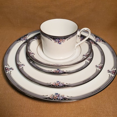 Noritakeアケビア　21センチ4枚 Noritake Crestwood Platinum Set of 4 Holiday Accent Plates