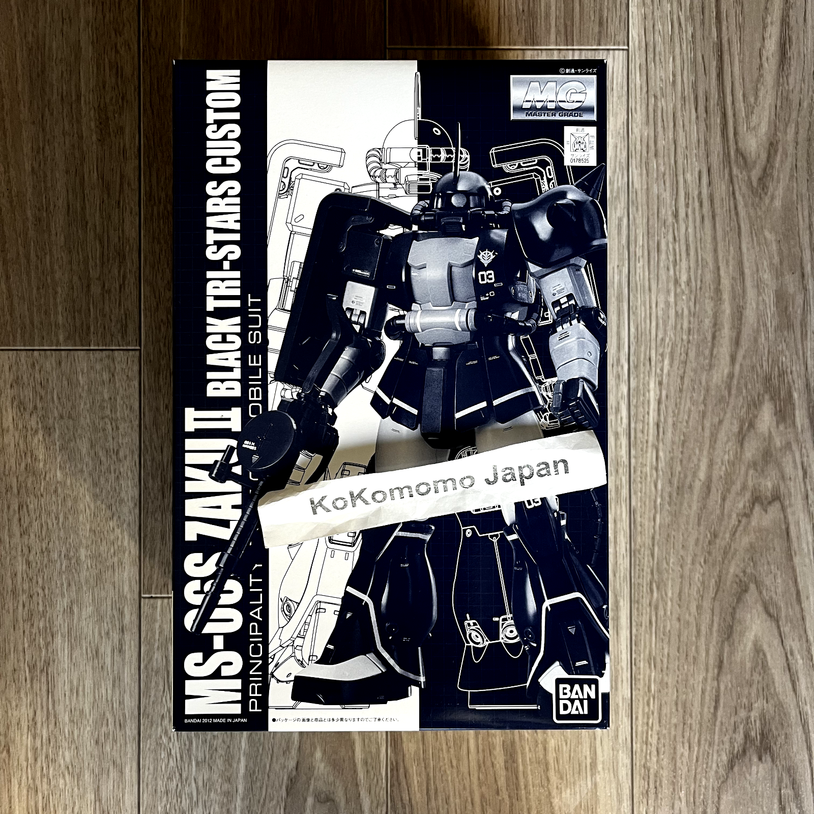 MG 1/100 MS-06S ZAKU II (BLACK TRI-STARS CUSTOM) VER. 2.0