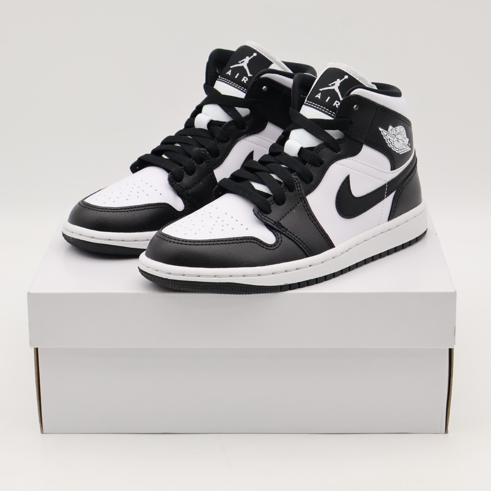 DV0991-101 Nike Air Jordan 1 Mid Black White Panda (Women's DV0991-101 Nike Air Jordan 1 Mid Black White Panda (Women's