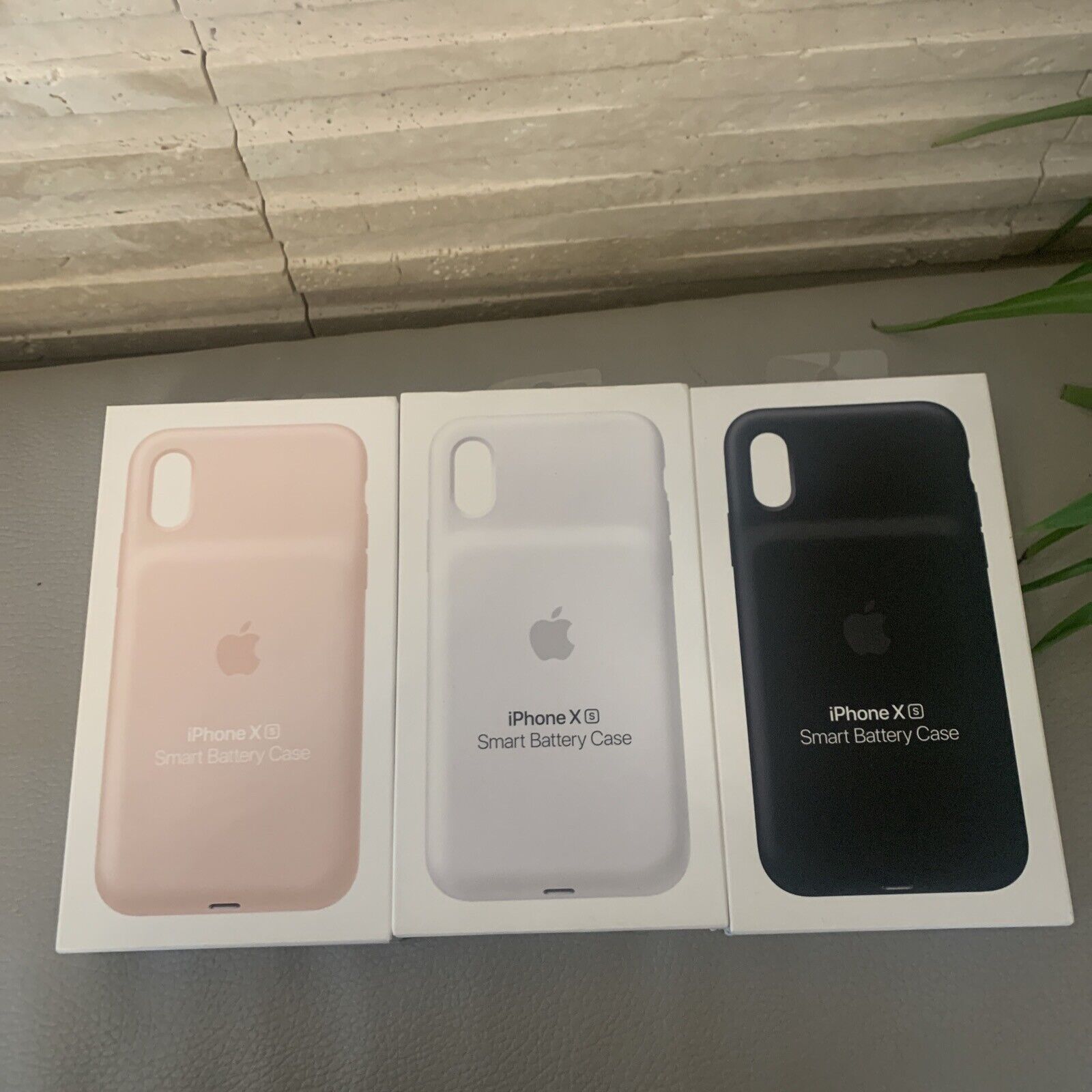 Apple Smart Battery Case for iPhone XR/ XS/ XS Pro Max Black Apple Smart Battery Case for iPhone XR/ XS/ XS Pro Max Black