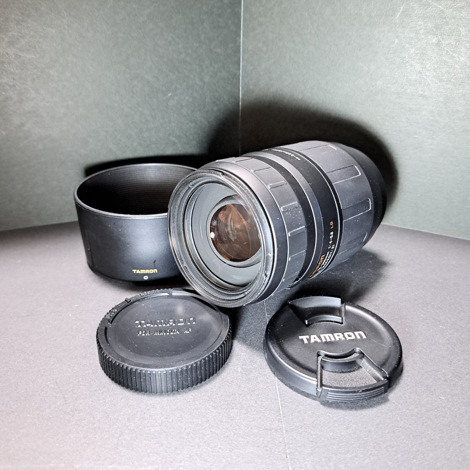 🐾[MINT] tamron a17 af 70-300 f 4-5.6 w/ hood and cap sony