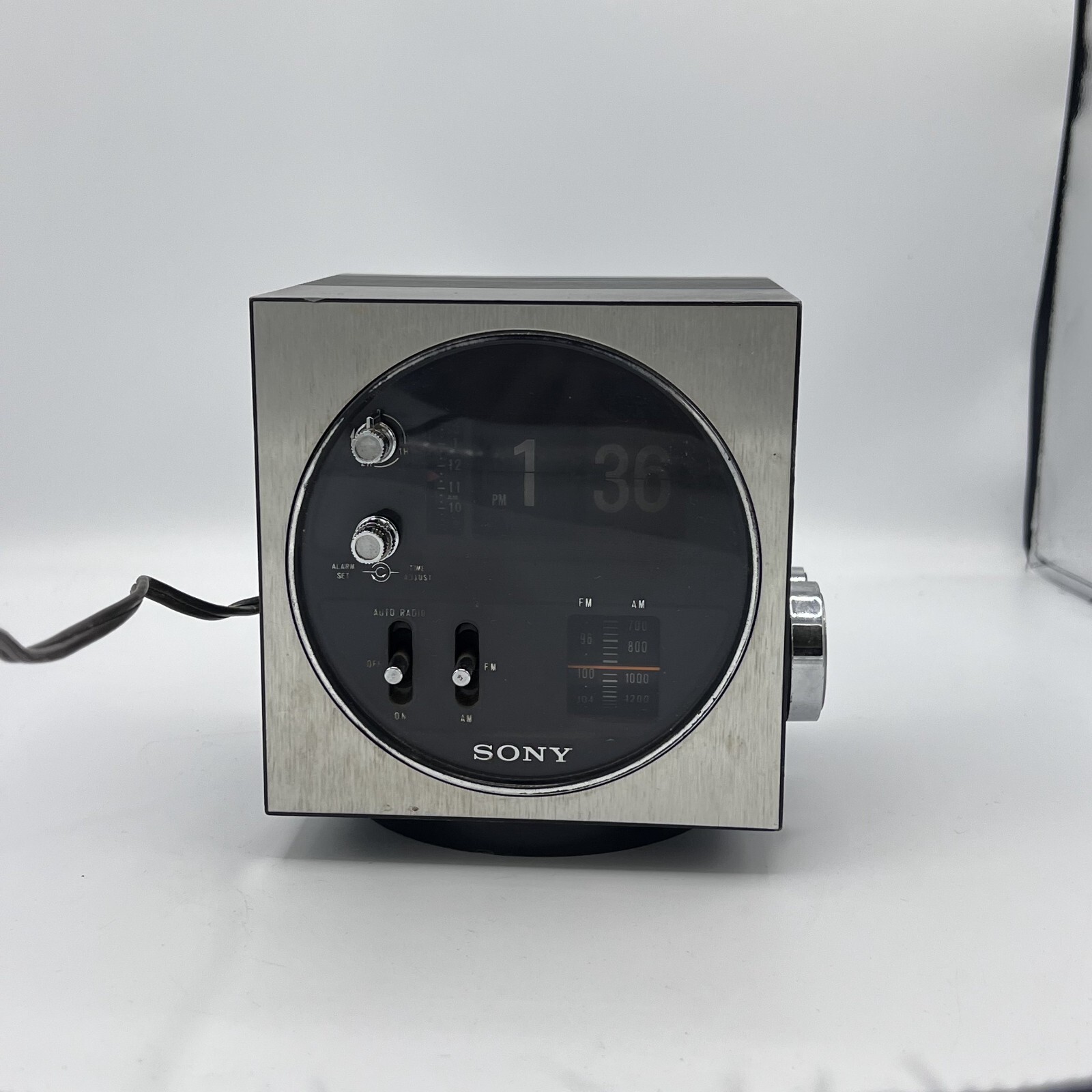 Sony “The cube” TFM-C430W Flip Clock Radio - READ DISC | eBay