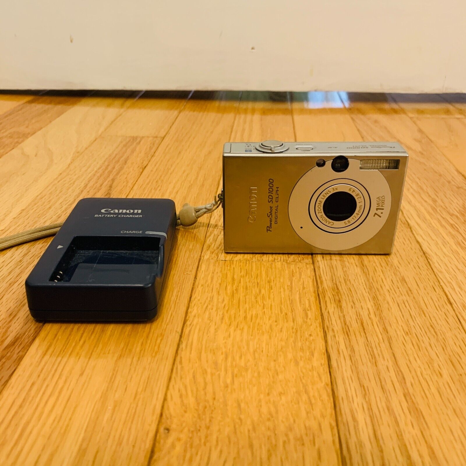Canon PowerShot SD 1000 Digital ELPH IXUS 70 Camera Works Canon PowerShot SD 1000 Digital ELPH IXUS 70 Camera Works