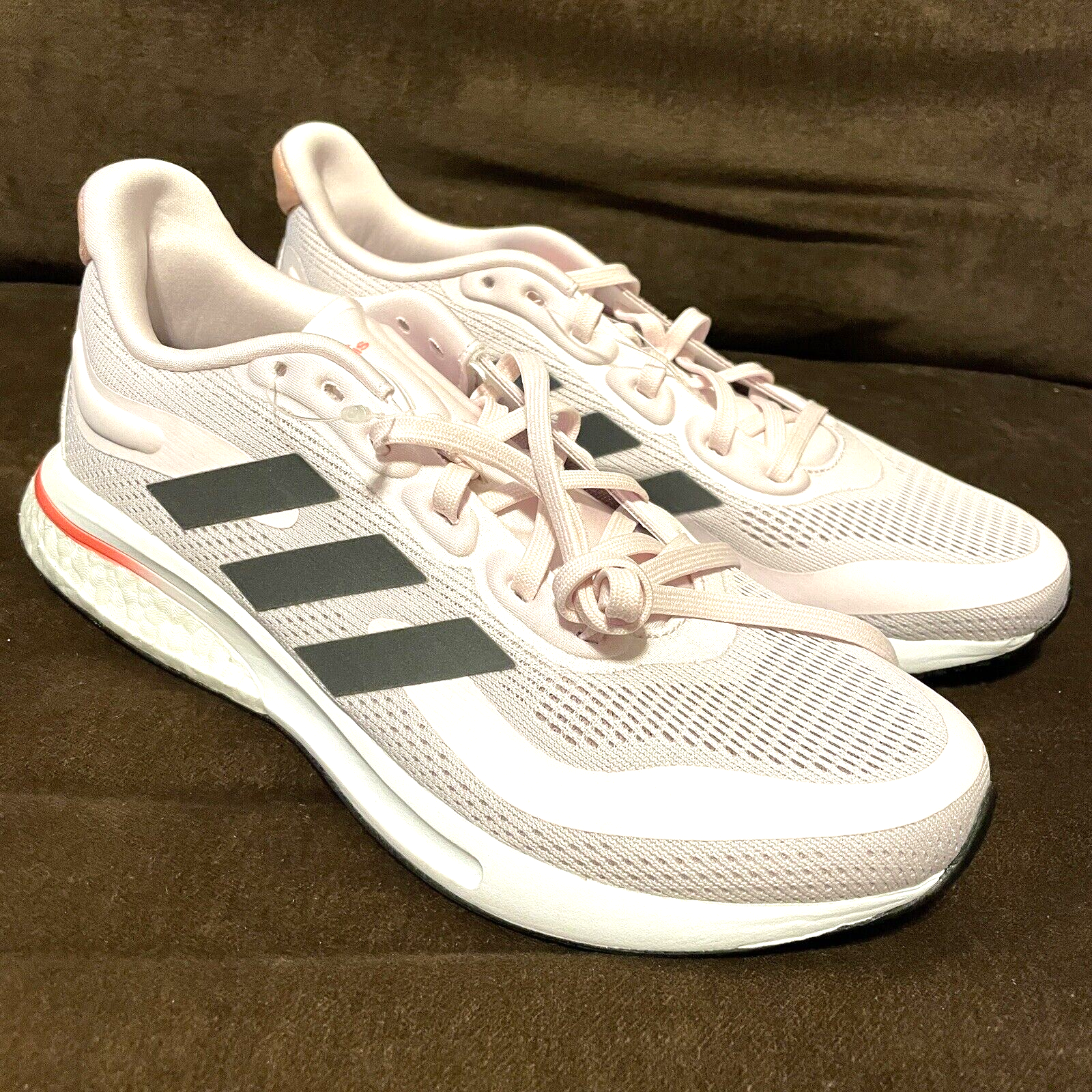 New WOMEN'S RUNNING ADIDAS SUPERNOVA SHOES SIZE 7.5 GX2968