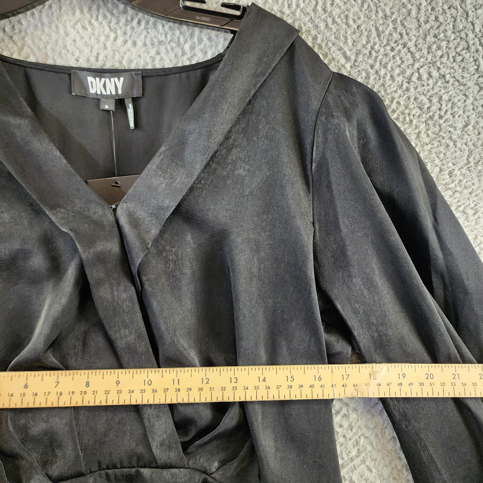 DKNY Surplice V-Neck Shirred Shoulder Peplum Top Women's XL Black Long Sleeve - Picture 7 of 15