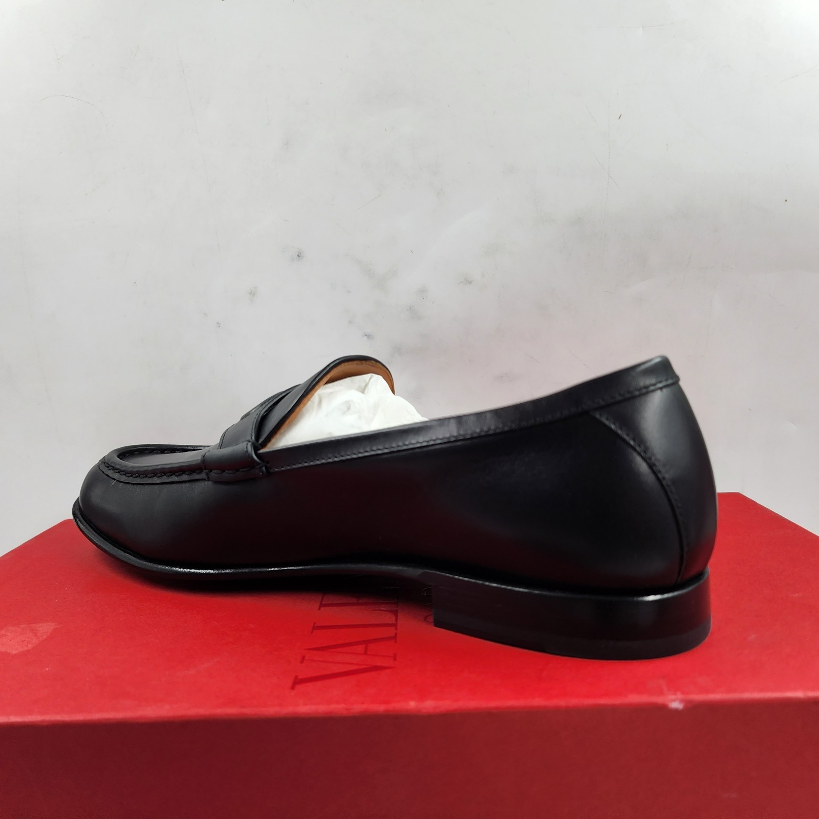 Valentino Garavani Embossed Logo Penny Loafers Men's 40/7US Black Moc Toe SlipOn - Picture 13 of 18