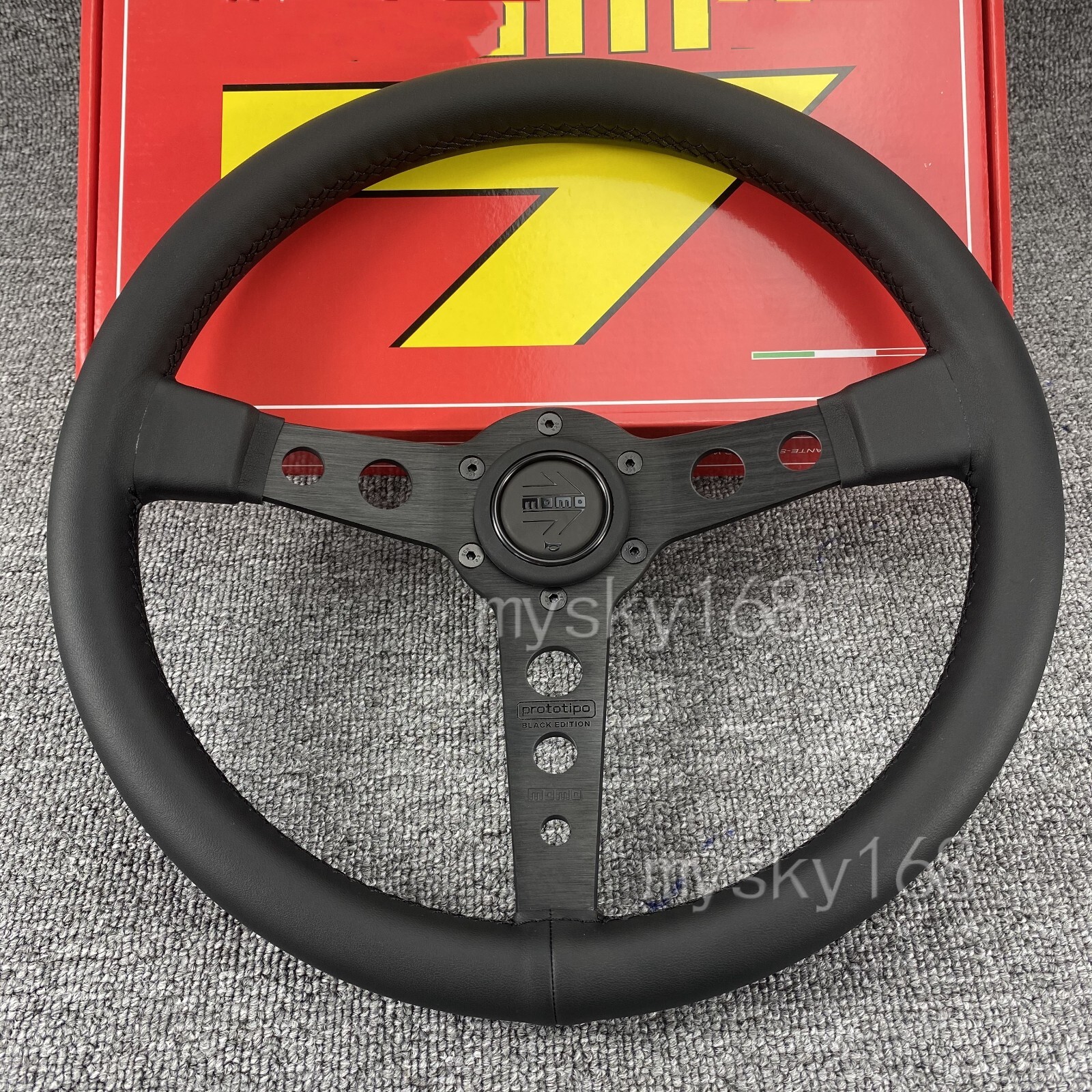 MOMO prototipo P5 Black Edition 350mm 14' Genuine Leather