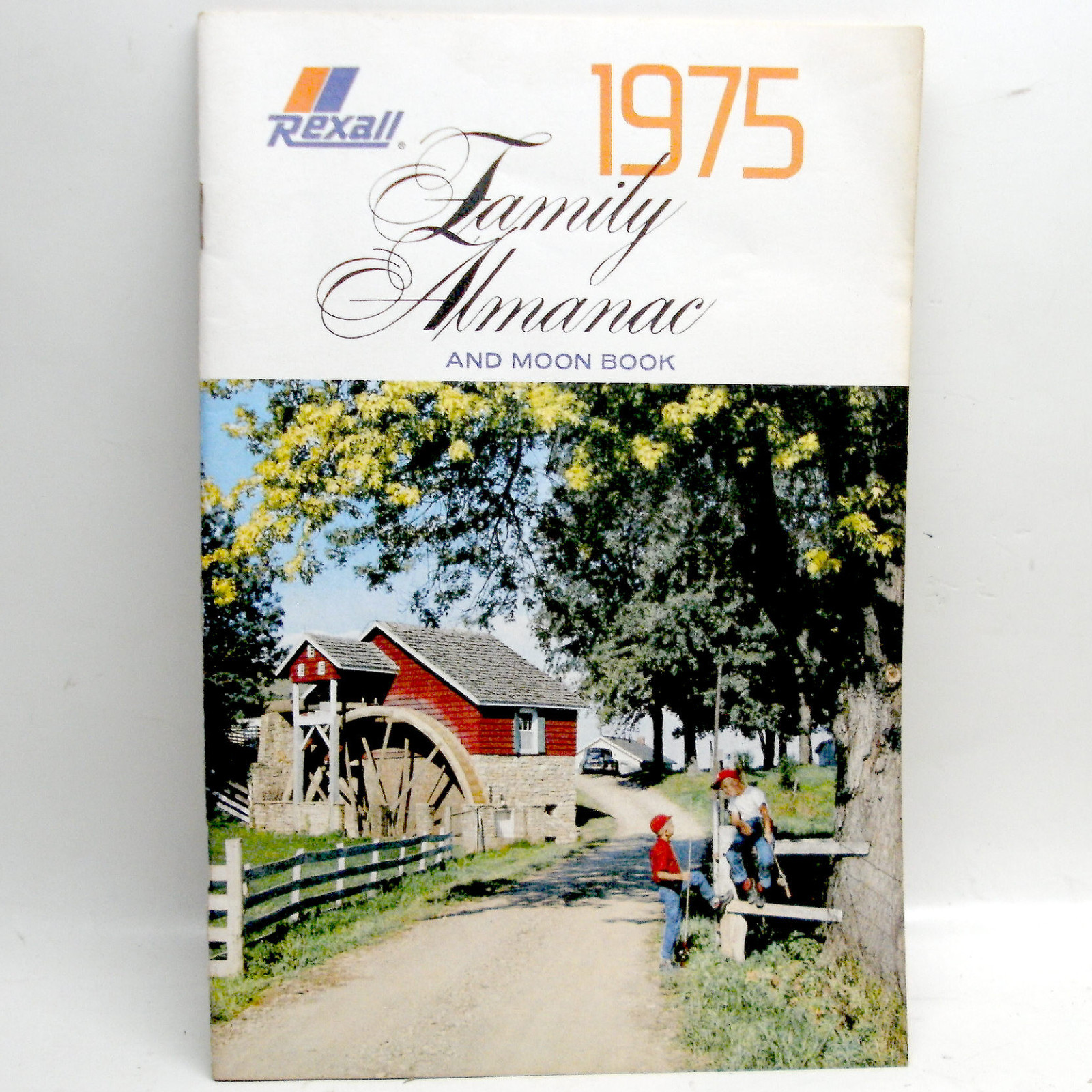 1975 TICE REXALL PRESCRIPTION DRUGS HIAWATHA KANSAS FAMILY ALMANAC & MOON BOOK