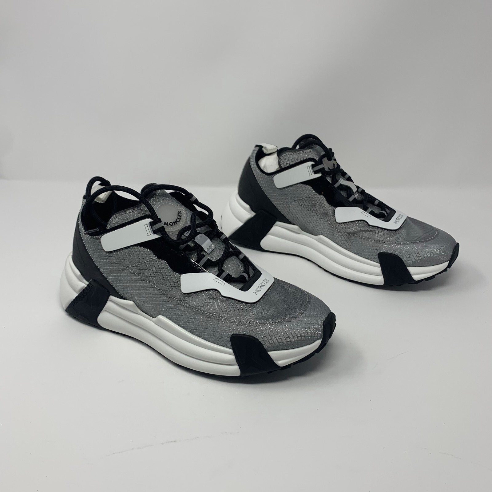 モンクレール スニーカー　シルバー　COMPASSOR GALAXIS 24㎝ Moncler Compassor Galaxis Sneakers Shoes Women's Size 5.5