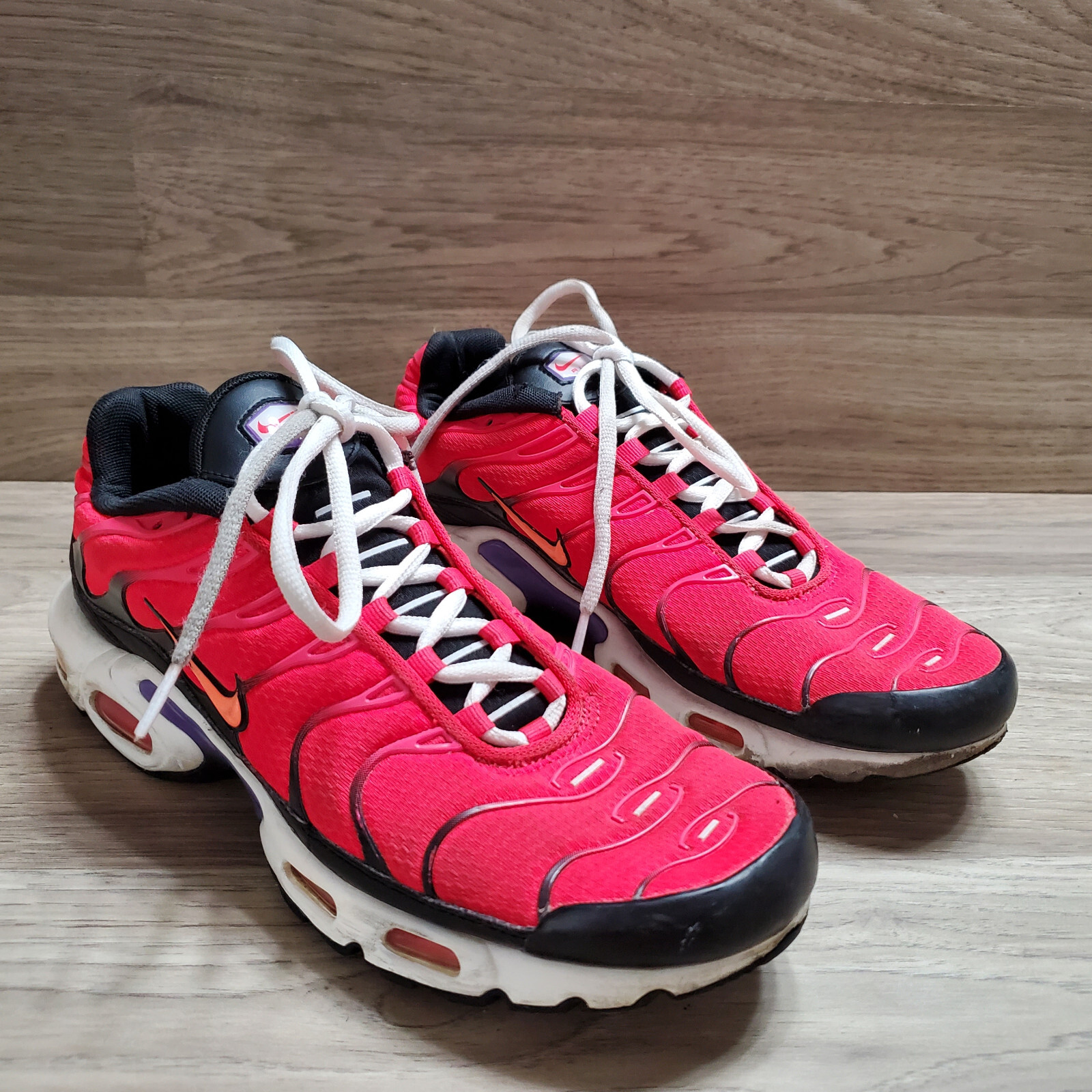 air max plus siren red