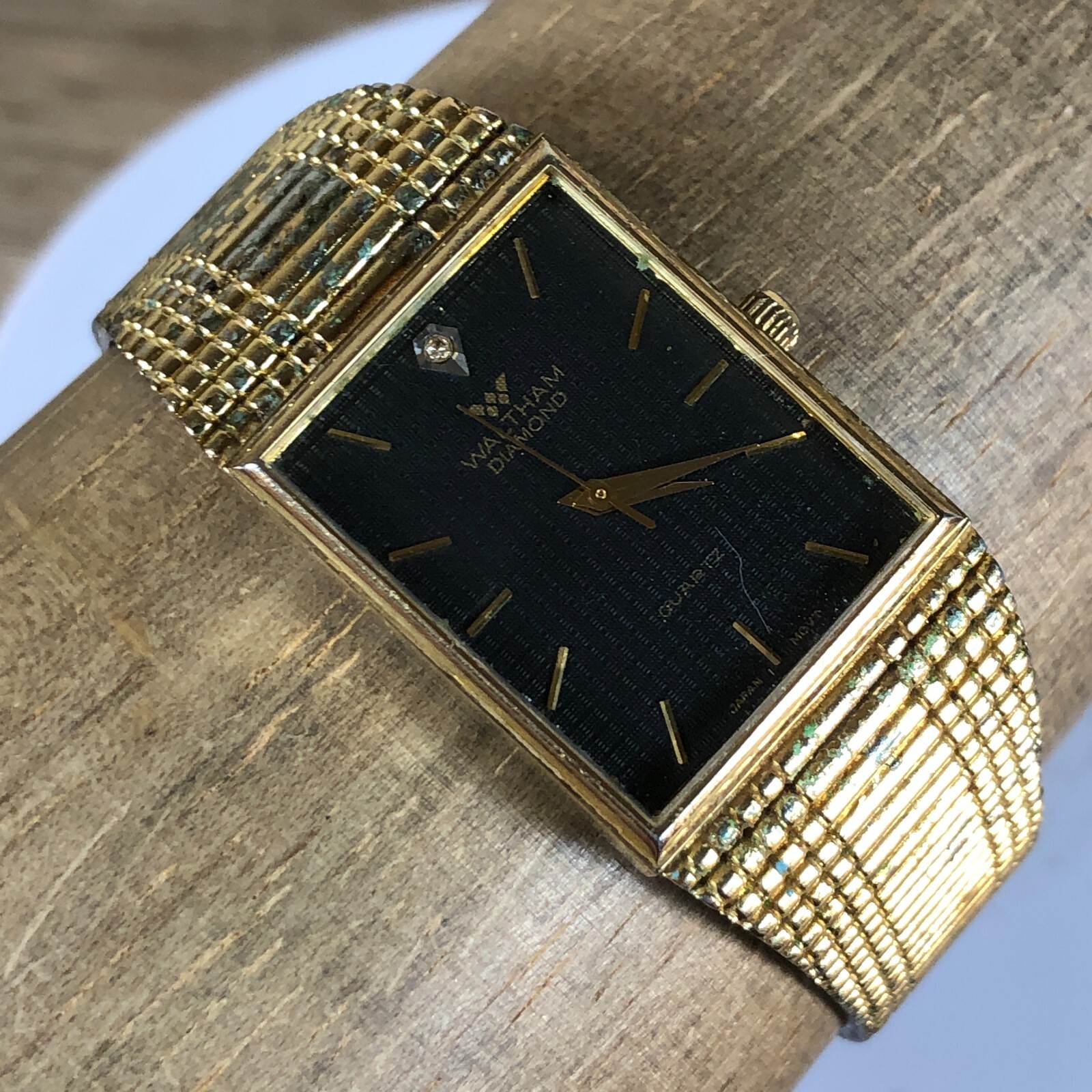 Waltham Diamond Men Black Dial Adjustable Band 28mm Quartz