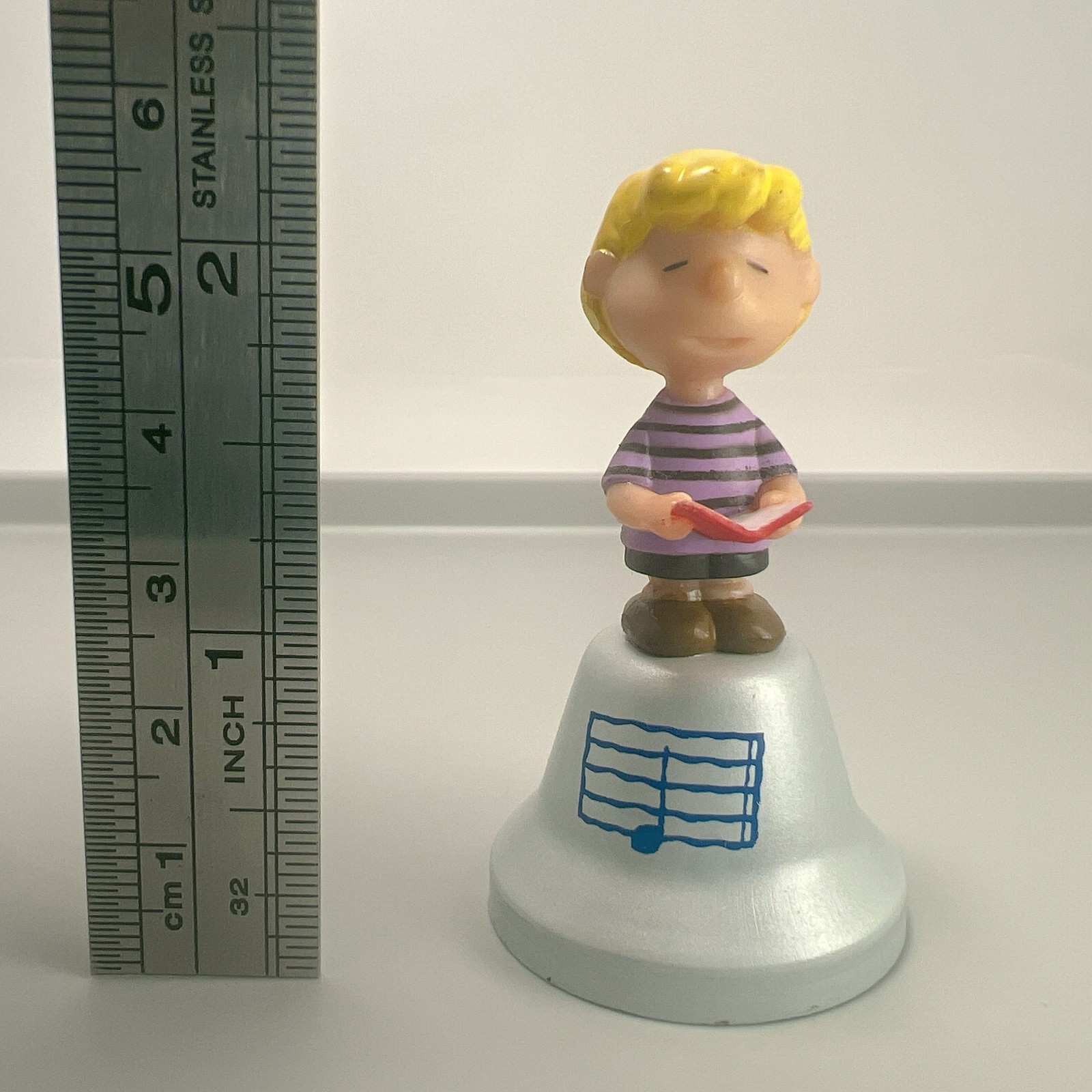 Linus PEANUTS Choir Singer Hand Bell Figure Vintage Rare Collectible Japan
