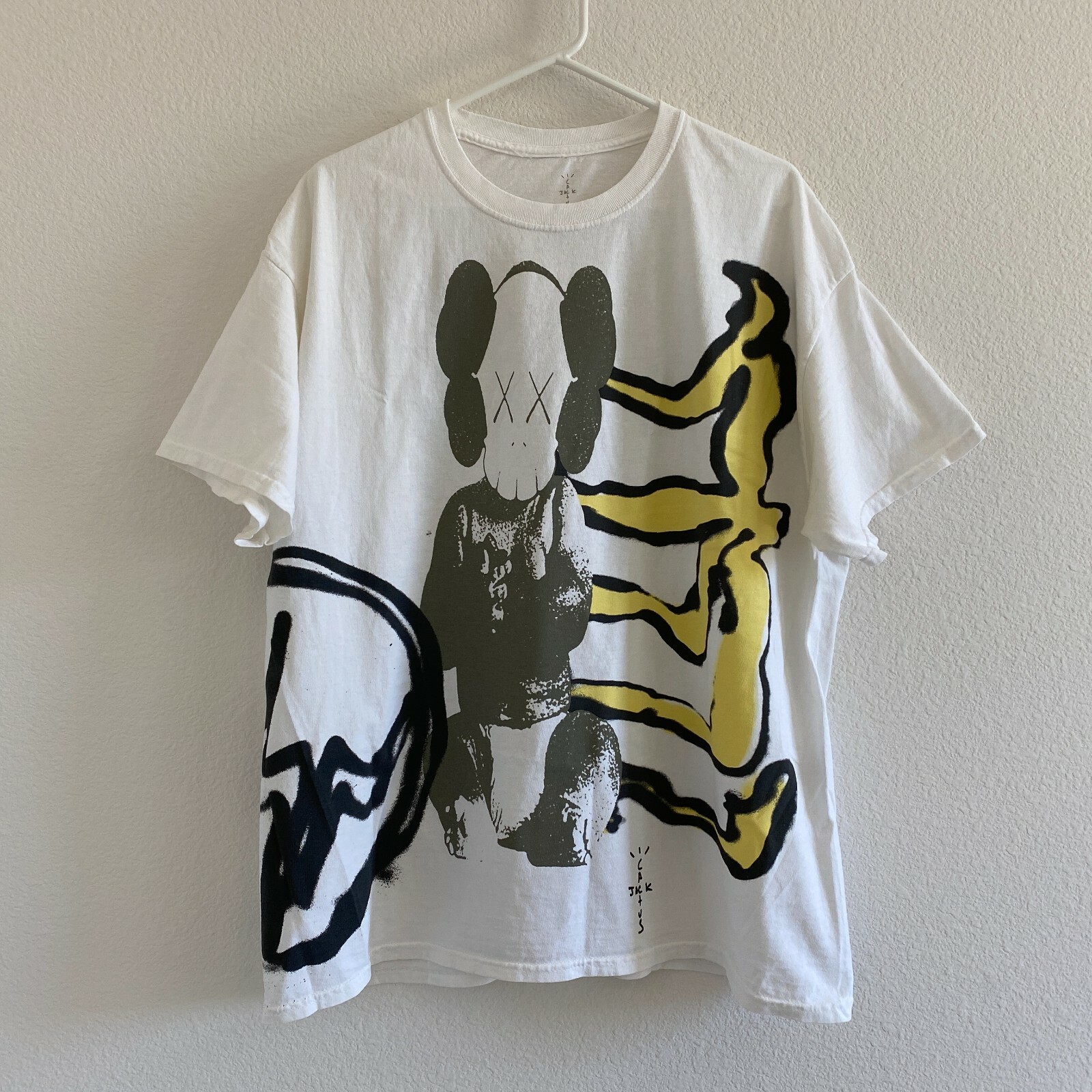 NEW Travis Scott Cactus Jack Kaws For Fragment Tee T-Shirt NEW Travis Scott Cactus Jack Kaws For Fragment Tee T-Shirt