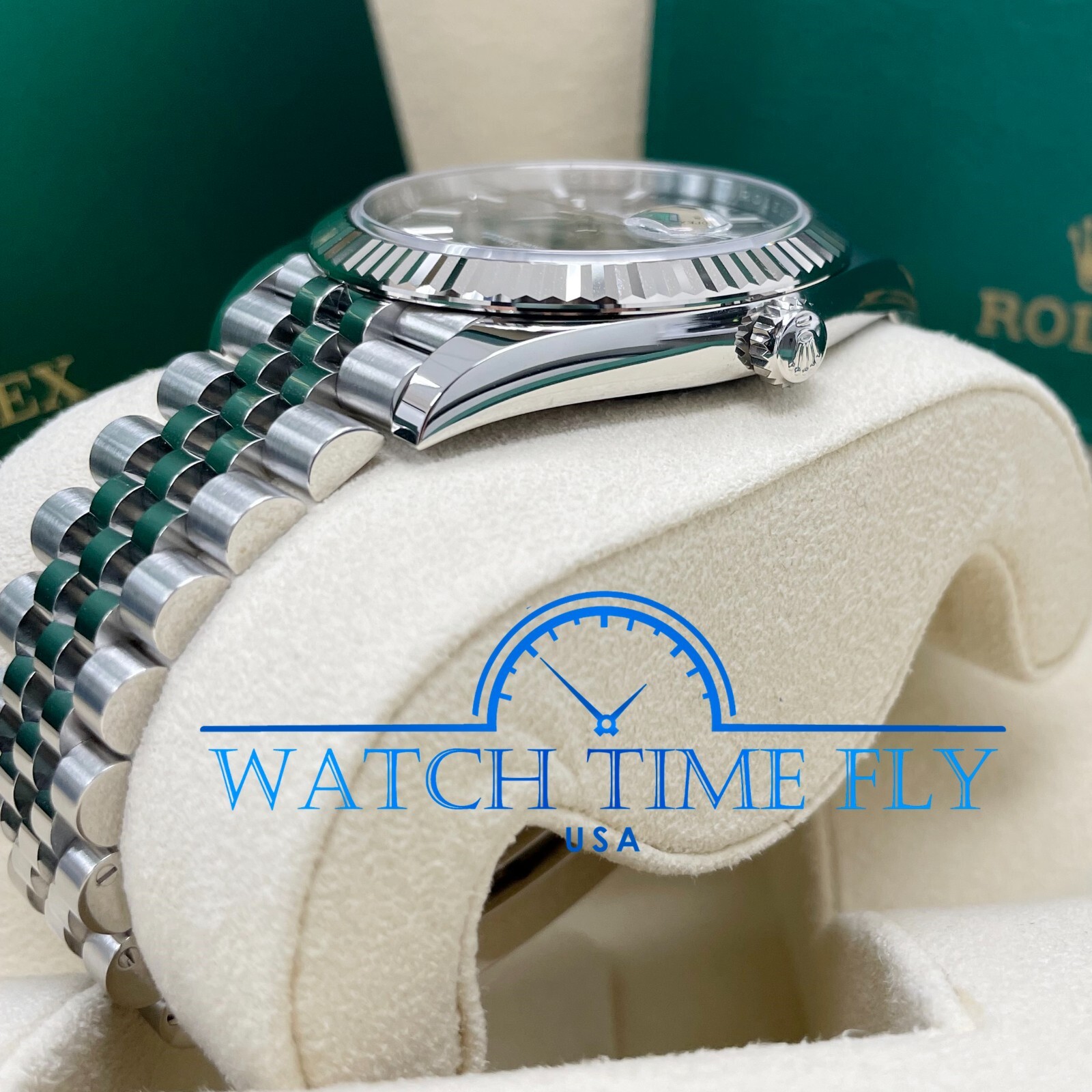 Pre-owned Rolex Datejust 41mm 126334 Fluted Bezel Rhodium Index Dial Jubilee Bracelet