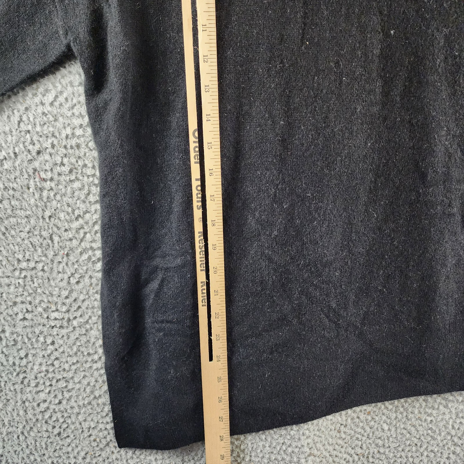 C by Bloomingdale's Cashmere Boat Neck Side Slit Asymmetrical Sweater Women's XS - Picture 8 of 12