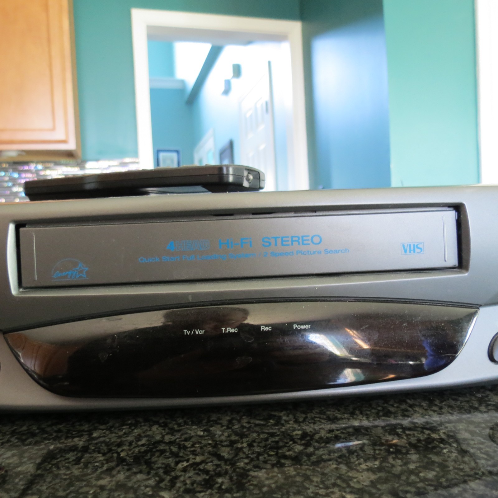 Broksonic 4 head hi-fi stereo vhs player with remote