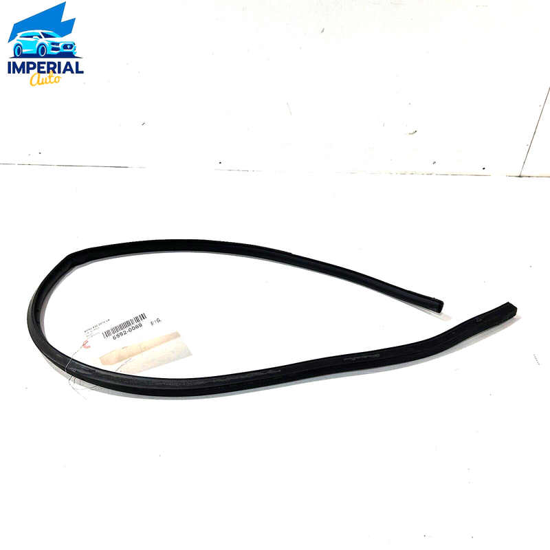 Used 17-20 BMW 440i F36 GRAN COUPE REAR PASSENGER DOOR LOWER WEATHERSTRIP SEAL OEM