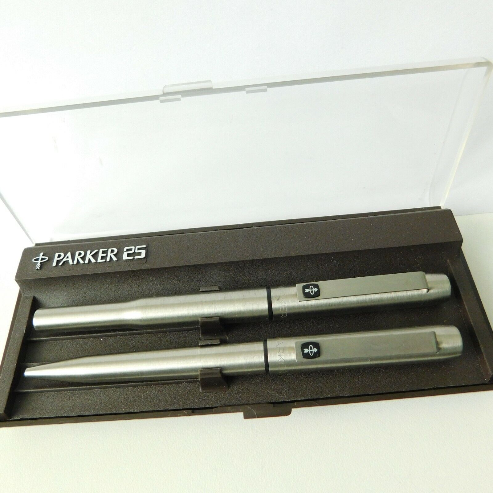 Vintage PARKER 25 Steel Fountain and Ballpoint pen in Box England 1980s Vintage PARKER 25 Steel Fountain and Ballpoint pen in Box England 1980s
