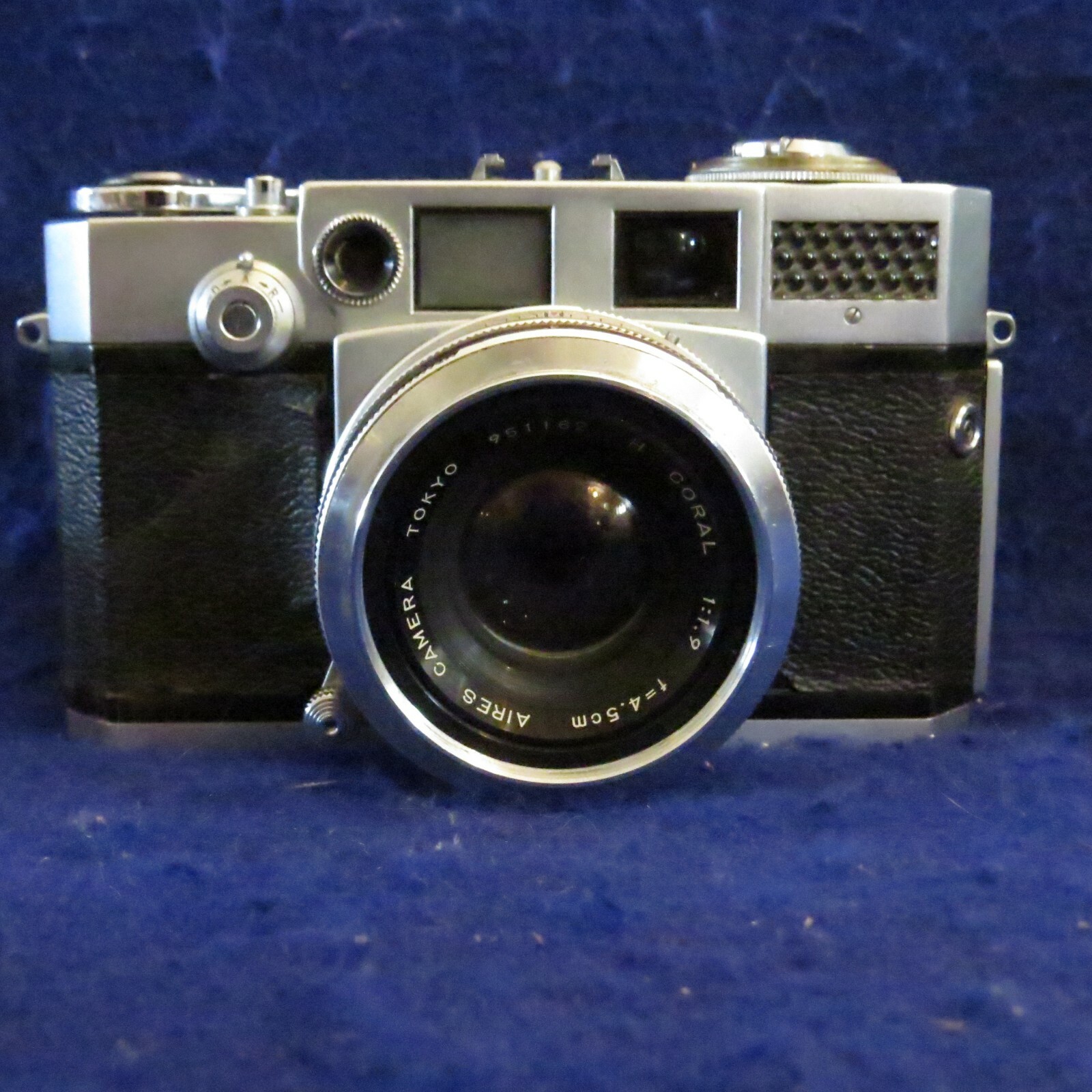 Aries 35-V Rangefinder Camera w/ 4.5cm f1.9 Coral H lens & Original Case