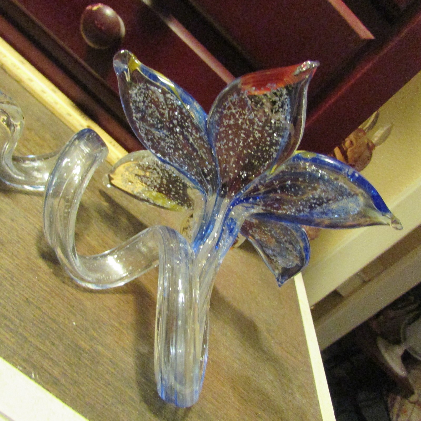 MURANO GLASS HAND MADE    SMALL W/ FLOWERS
