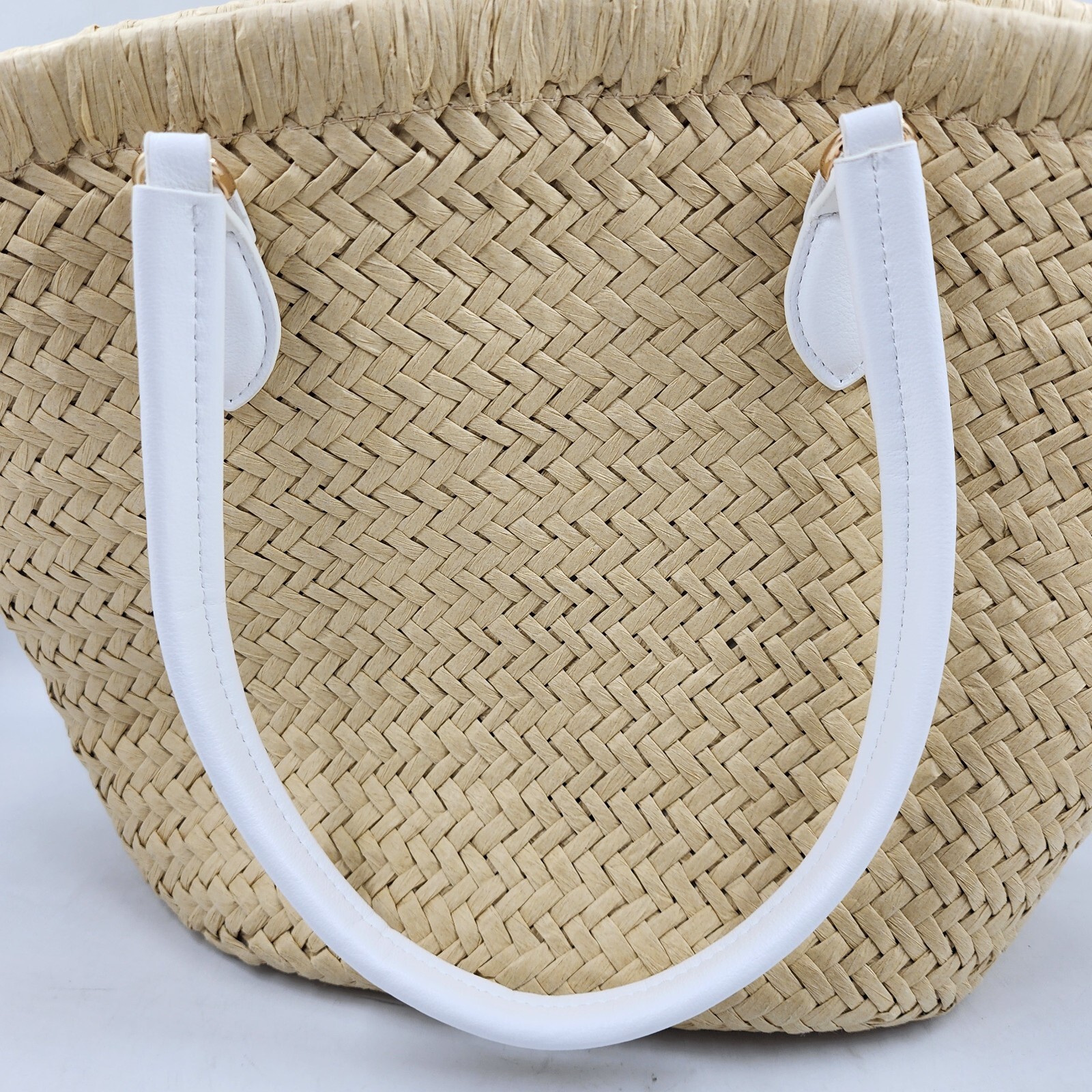 On 34th Isabellaa Straw Medium Drawstring Tote Bag Women's One Size Straw/White - Picture 12 of 14