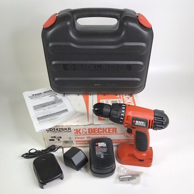 Black + Decker CD142S 14V Drill/Driver With Battery, Charger and Case