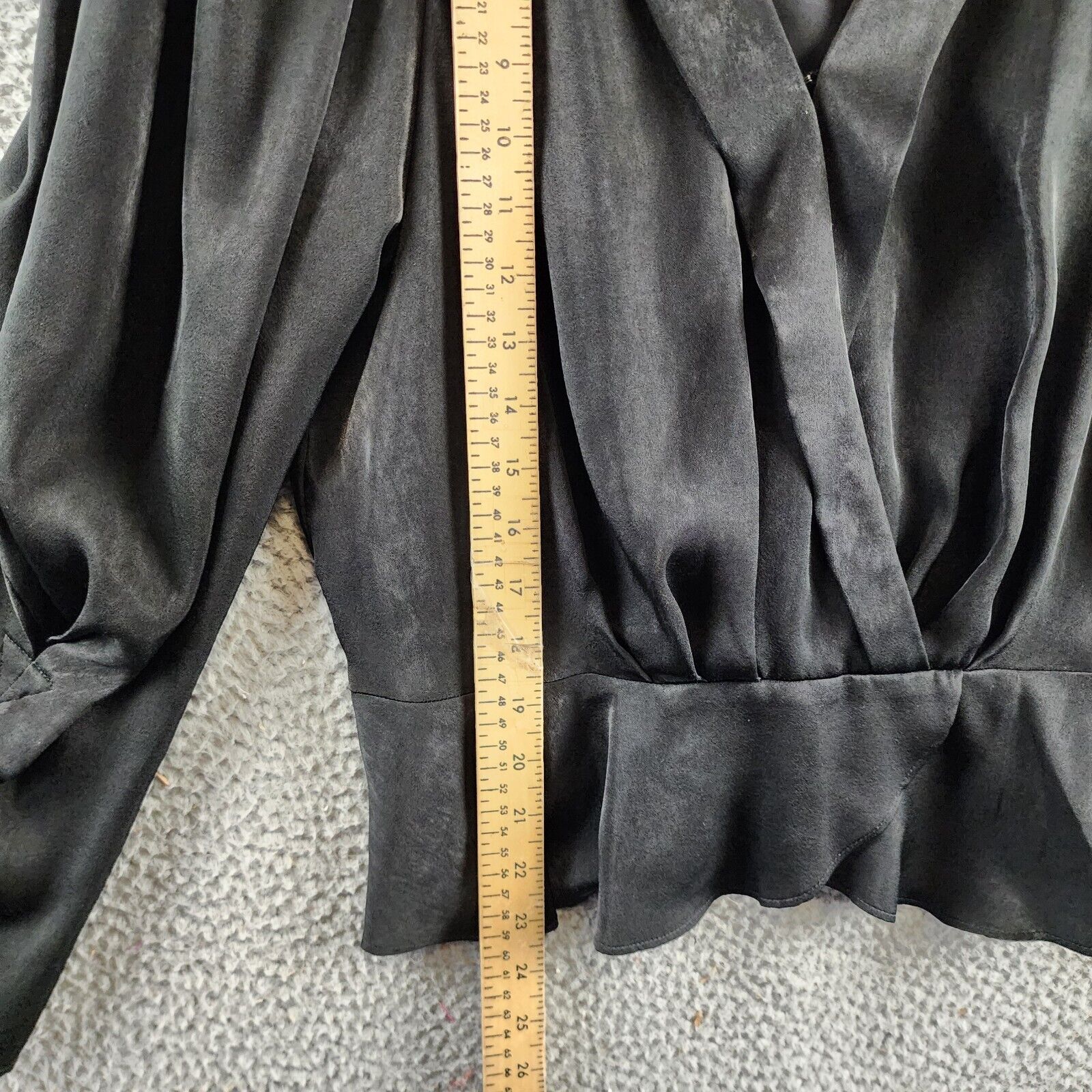 DKNY Surplice V-Neck Shirred Shoulder Peplum Top Women's L Black Hook & Eye - Picture 9 of 14