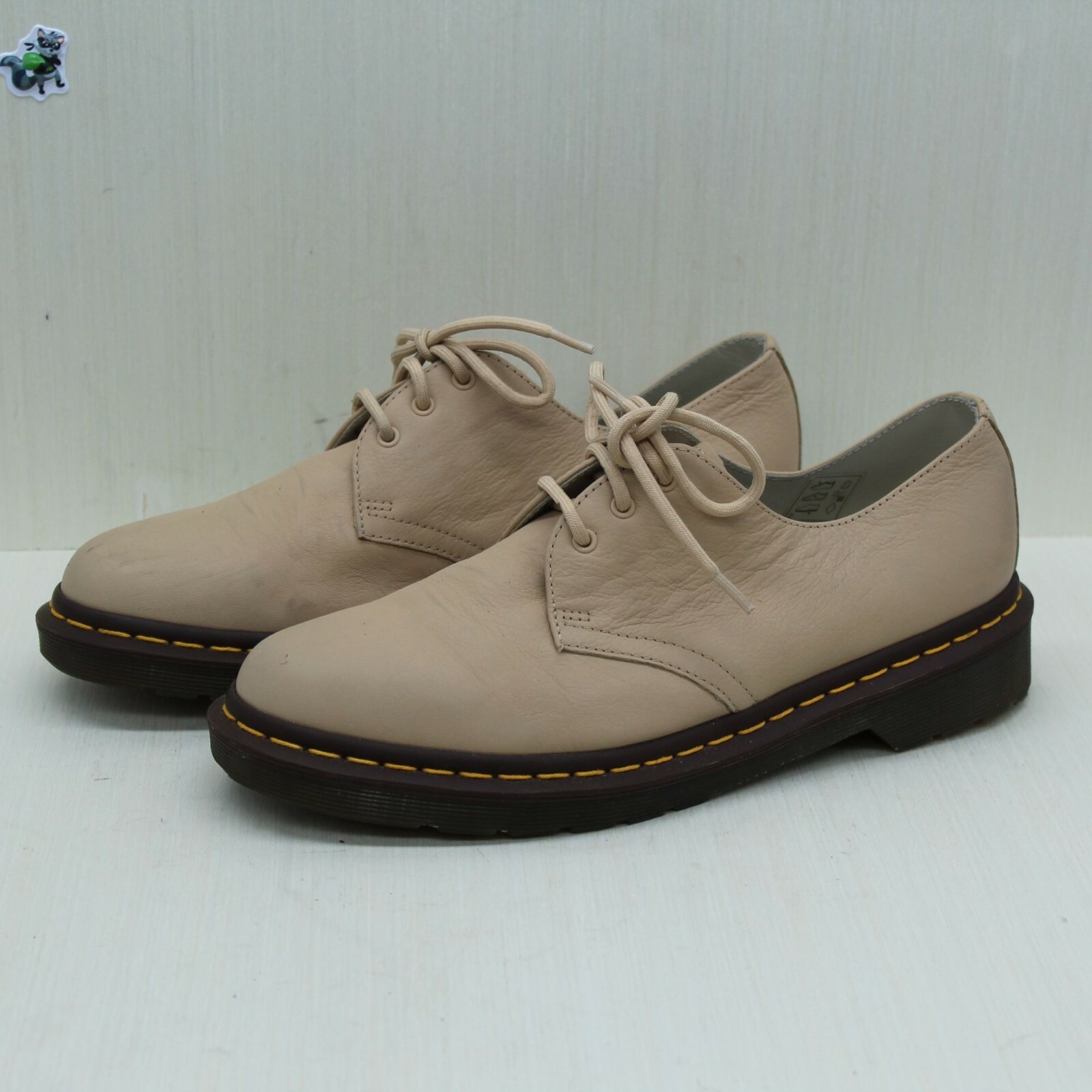 靴 Dr.Martens Dr. Martens Women's Buzz 5-Eye Shoe | Urban Outfitters