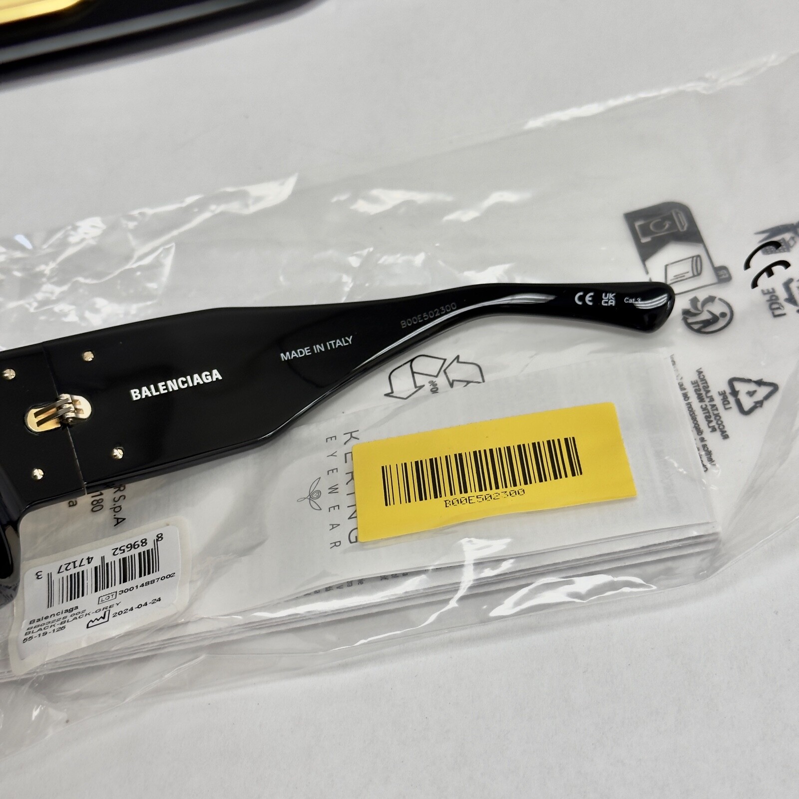 Pre-owned Balenciaga Bossy Cat 0322 Black Fashion Geometric Unisex Sunglass Bb0322s 002 In Gray