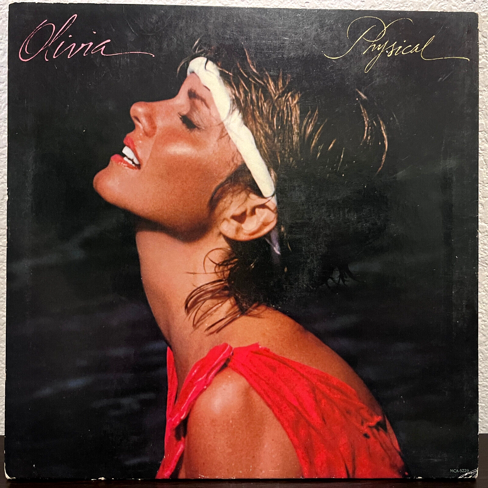 OLIVIA NEWTON JOHN『Physical (2CD＋DVD)』 Amazon.com: Physical: CDs & Vinyl