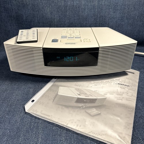 BOSE WAVE Radio/CD Player Model AWRC1P Off White with Remote Excellent
