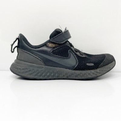 Nike Boys Revolution 5 BQ5672-001 Черные кроссовки для бега, размер 11C