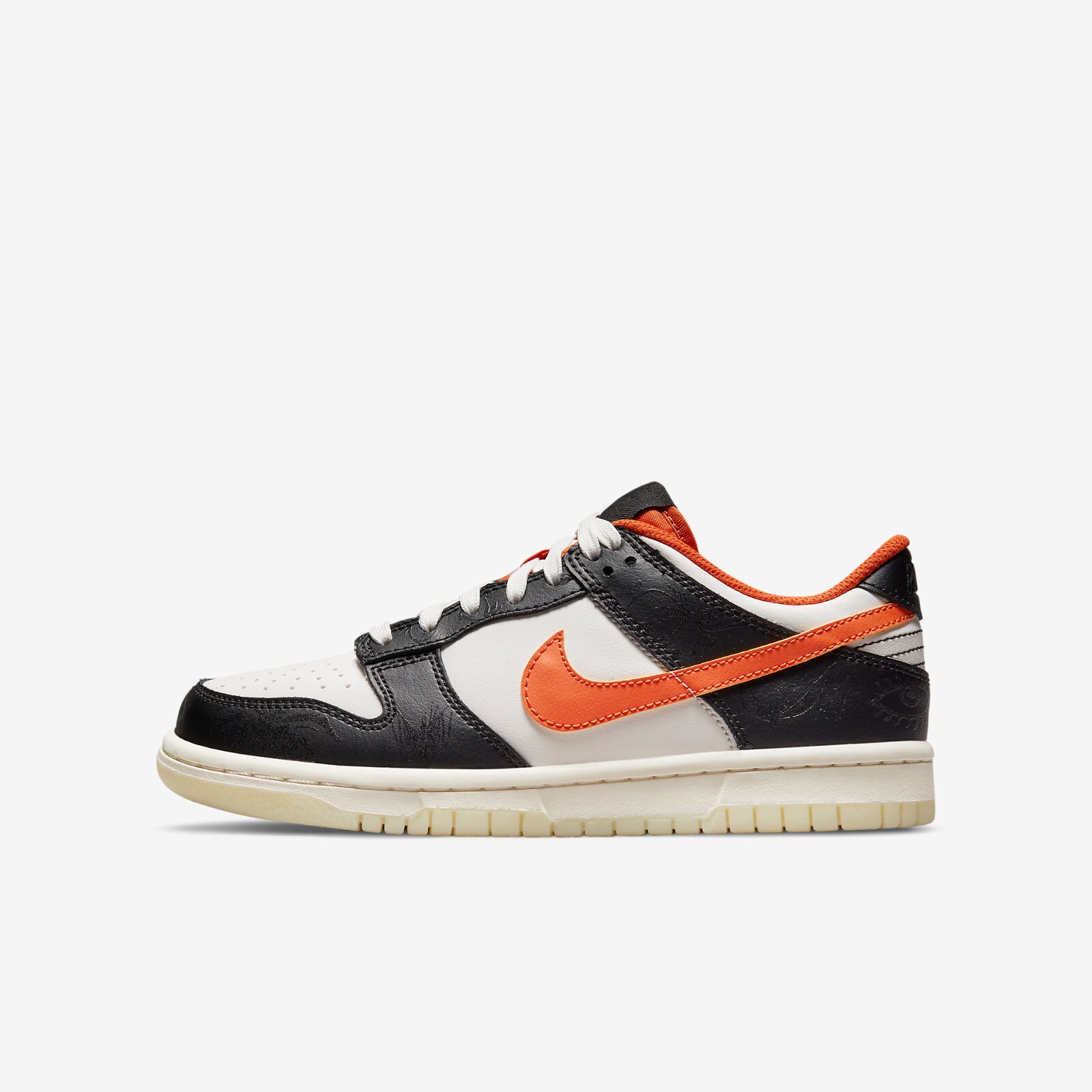 

Кроссовки Nike Dunk Low PRM Halloween GS DO3806-100, Sail/starfish-black, Nike Dunk Low GS