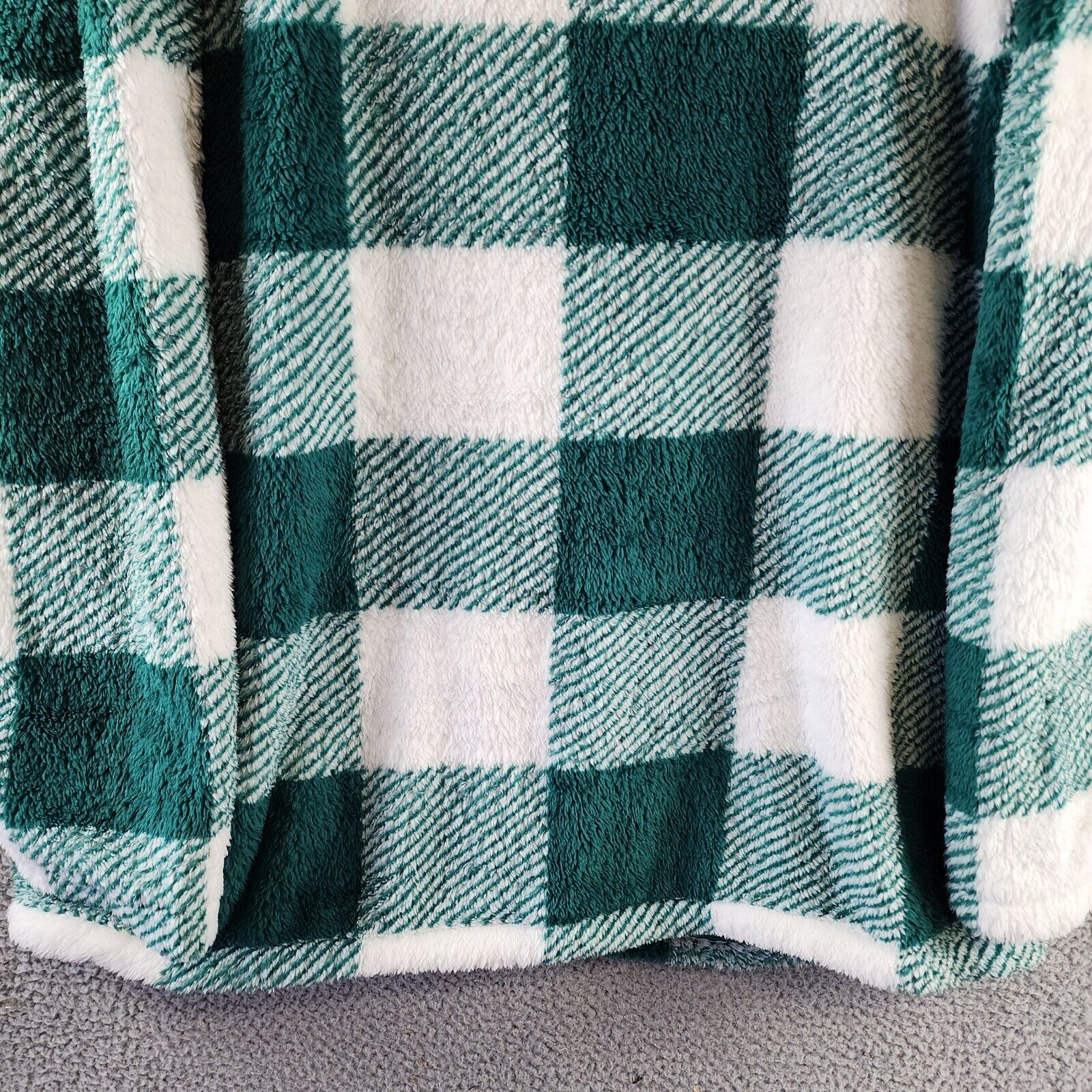White Mark Plaid Shacket Women's 2XL Green/White Full Front Button Closure L/S - Picture 6 of 15