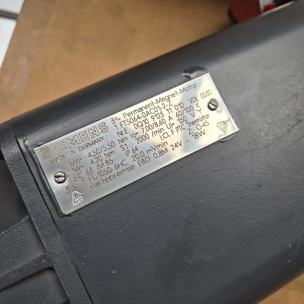 SIEMENS 1FT5064-0AC01-2-Z Simotics Servo Motor — 3