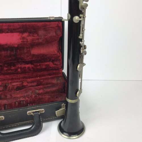 VITO RESO-TONE CLARINET & CASE MADE IN U.S. Needs Cleaning