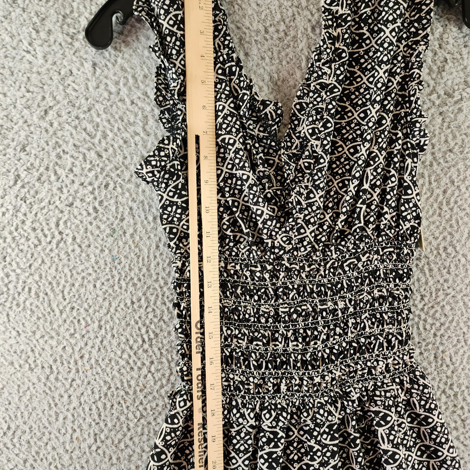Max Studio Shirred Medallion Print Jumpsuit Women's XS Black/White V-Neck PullOn - Picture 6 of 15