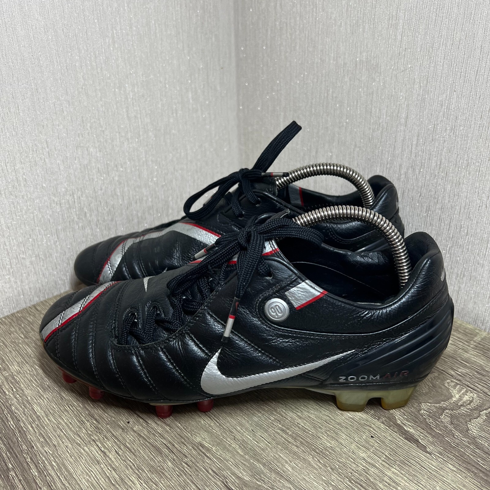 NIKEエアズームトータル90II FG エアズームトータル90 IIのカラーをファントムヴェノムで復刻