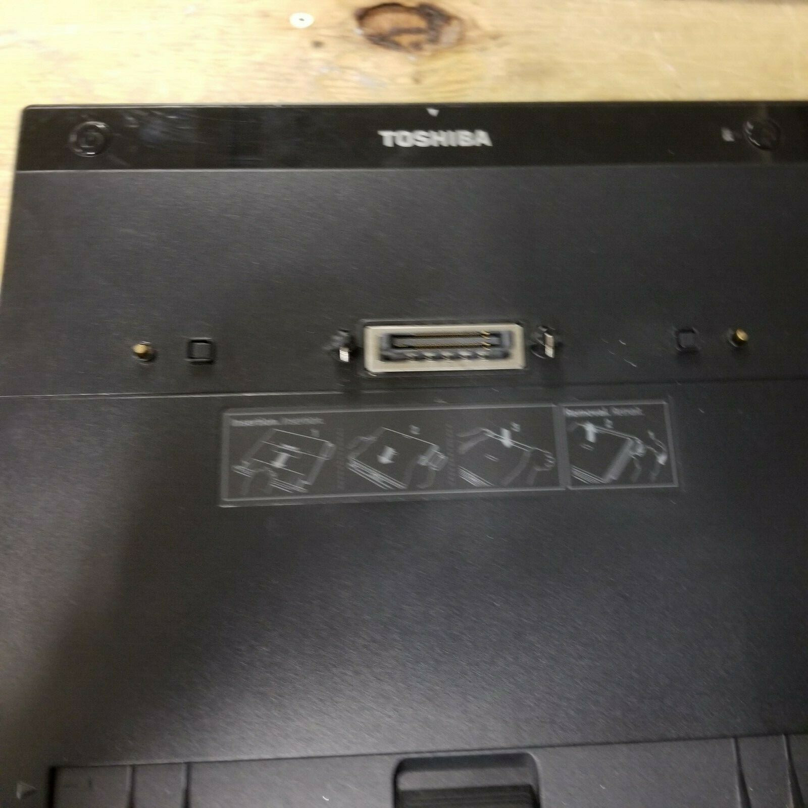 Toshiba Express Port Replicator II PA3580U-1PRP Docking Station